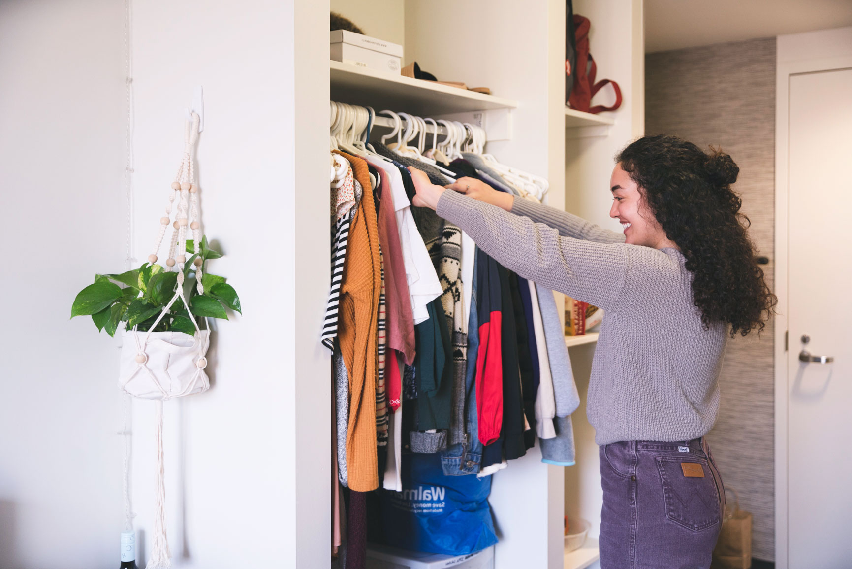 How to sort out the stuff in your residence room | Student Services